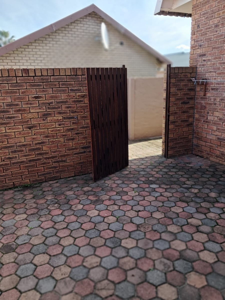 2 Bedroom Property for Sale in Bayview Western Cape